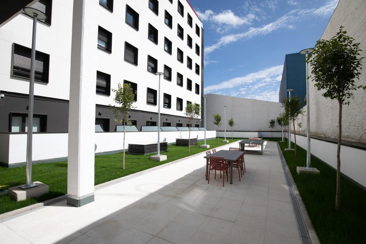 Micampus Xaudaro Student Residence Madrid Esterno foto